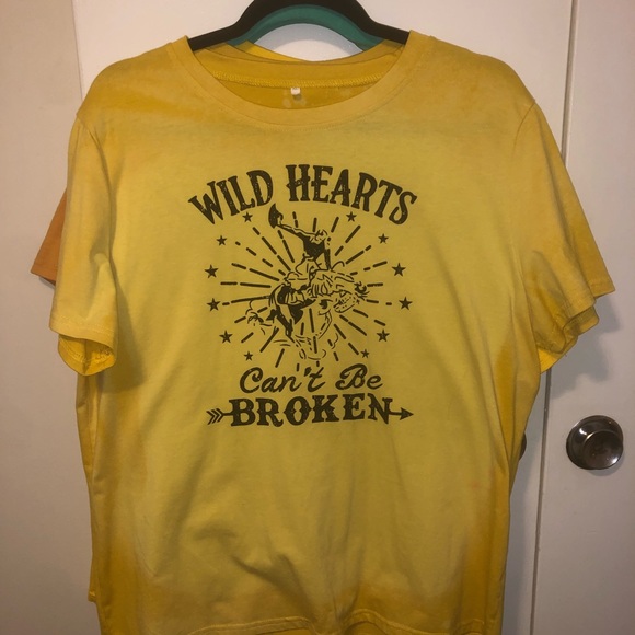 Yellow graphic t shirts (4) - Picture 2 of 4